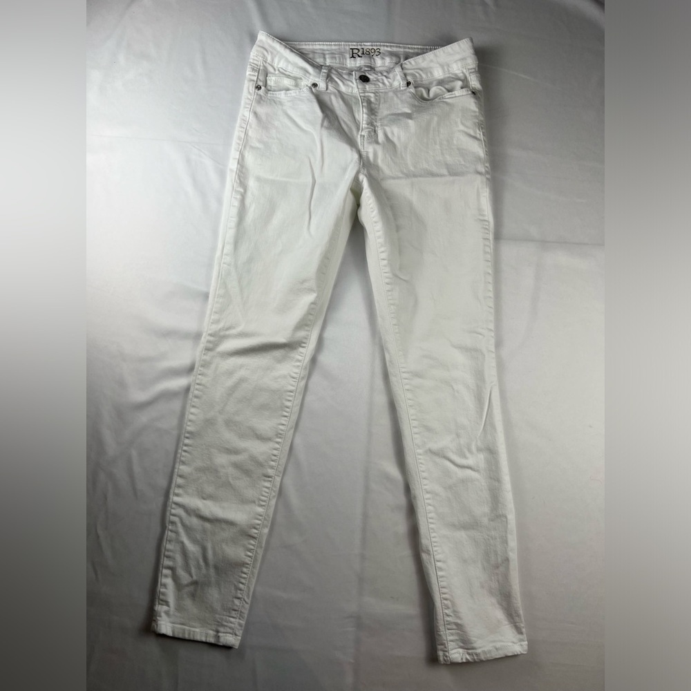 R1893 - Women’s Jeans - White - Size 10 - Skinny Jeans